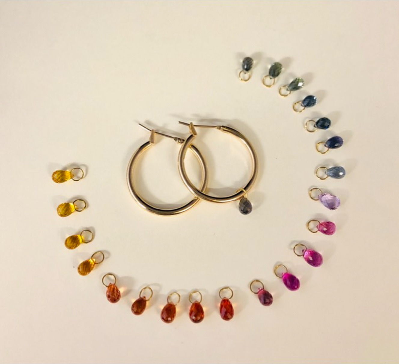 Pendentif et boucles d'oreilles en Saphir