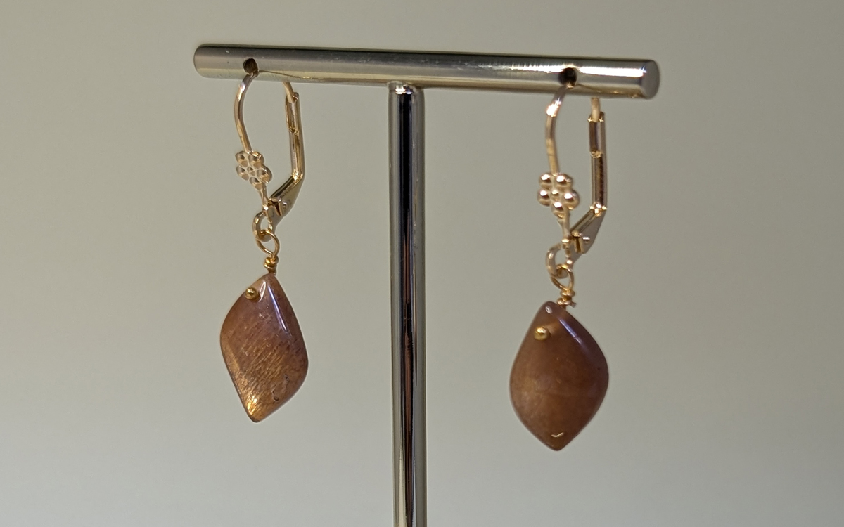Boucles d'oreilles en Pierre de Soleil Boucles d'oreilles en Pierre de Soleil