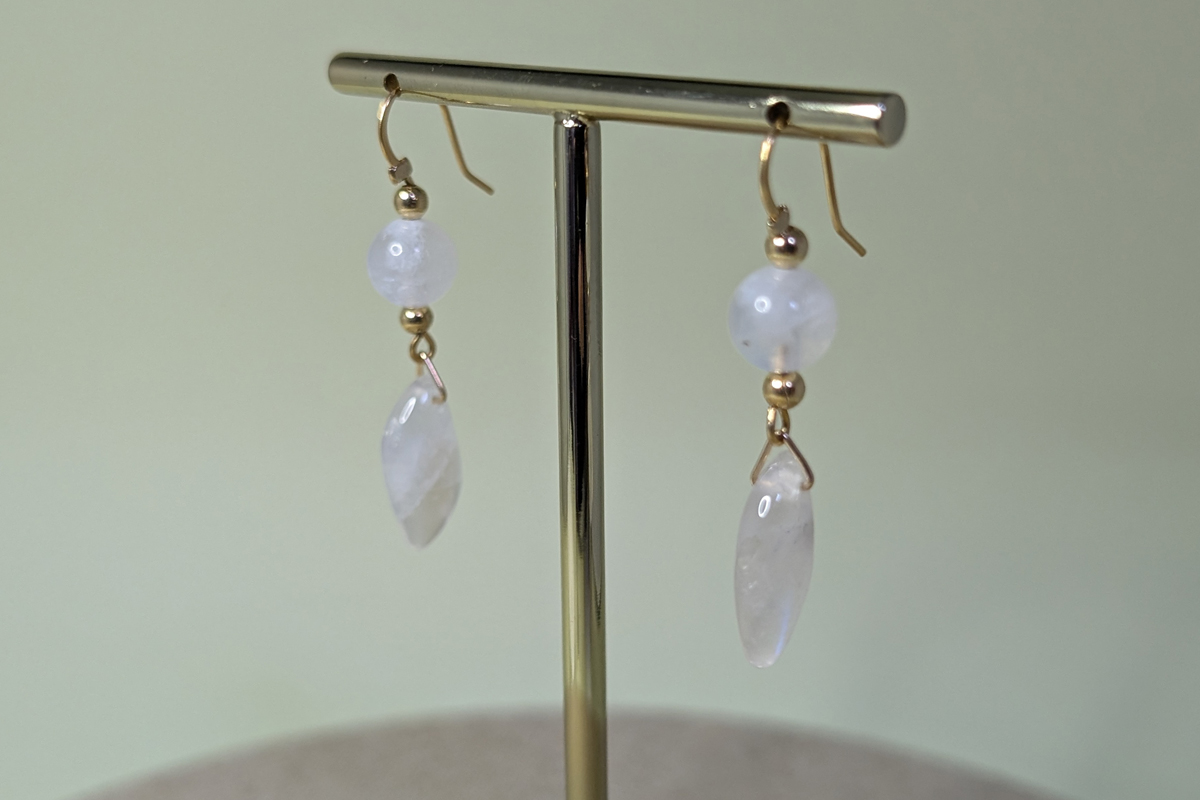 Boucles d'oreilles en Pierre de Lune Boucles d'oreilles en Pierre de Lune