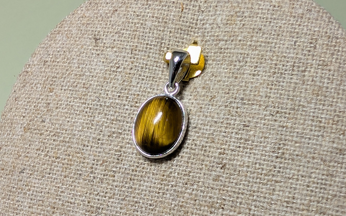 Pendentif en Oeil de Tigre